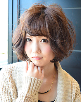 ふわふわのカールボブ